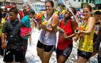 Người dân khắp đất nước Thái Lan chính thức đón Tết Songkran