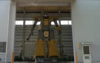 Robot hình người khổng lồ cao 8,5m ở Nhật Bản