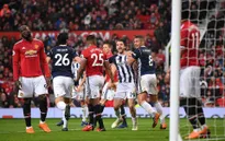 Man Utd thua đội bét bảng, Man City chính thức giành ngôi vương