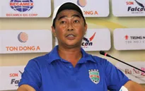 Nuti Café V.League 1 – 2018: HLV Trần Minh Chiến bị cấm chỉ đạo 2 trận