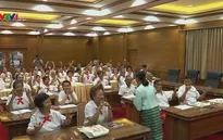 Lớp học dành cho người già ở Thái Lan