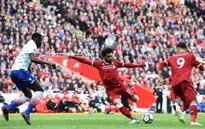 Salah "tịt ngòi", Liverpool chia điểm thất vọng giữa lúc "nước sôi lửa bỏng"