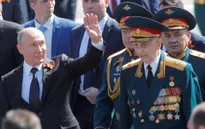 Hành động của Tổng thống Nga Putin với người lính già bị cận vệ xô đẩy