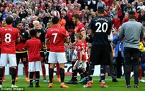 VIDEO Carrick ghi dấu ấn trong bàn mở tỷ số trận đấu cuối cùng ở Man Utd