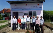 Bàn giao 5 căn nhà chống bão cho các hộ dân nghèo