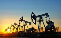 Giá dầu tăng hơn 2% sau khi Iran chiếm giữ tàu chở dầu của Anh