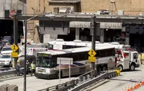 Mỹ: Va chạm xe bus tại hầm ở New York, 32 người bị thương