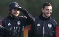 Lộ dấu hiệu Man Utd sắp thanh lý Darmian và Blind