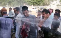 Người dân Karachi, Pakistan chật vật đối phó với nắng nóng