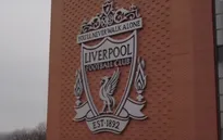 Chơi như "lên đồng", Liverpool nhận tài trợ khủng