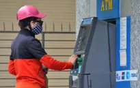 Xem xét giới hạn số lượng thẻ ATM mở cho cá nhân