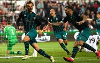 Ngoại hạng Anh: Southampton có chiến thắng quan trọng trước Swansea trong cuộc đua trụ hạng