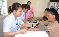 Phú Thọ: Khám, tư vấn sức khỏe và cấp thuốc miễn phí cho gần 400 người cao tuổi