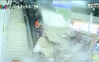 Sập trần nhà trung tâm du lịch ở Trung Quốc, ít nhất 9 du khách bị thương