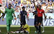 Đây! Thẻ đỏ đầu tiên tại FIFA World Cup™ 2018 đã xuất hiện!