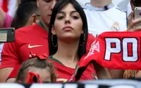 Bạn gái nóng bỏng của Ronaldo lần đầu xuất hiện trên khán đài FIFA World Cup™ 2018