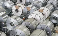 Báo chí châu Âu đồng loạt lên án Tổng thống Mỹ trước quyết định áp thuế nhôm và thép