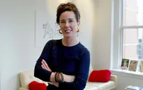 Nhà thiết kế nổi tiếng Kate Spade treo cổ tự tử bằng khăn tại nhà riêng