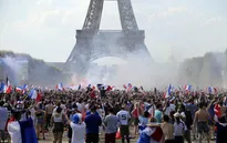 Nước Pháp vỡ òa sau trận chung kết FIFA World Cup™ 2018