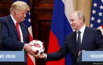 Tổng thống Putin tặng quả bóng World Cup 2018 cho ông Trump