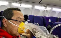 Máy bay rơi tự do 7.600m do phi công hút thuốc lá điện tử trong buồng