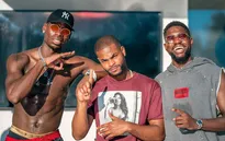Mặc kệ Mourinho buồn bực, Pogba vẫn "quẩy" tới bến ngay tại Mỹ