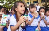 Vinamilk và 76.500 ly sữa nhân ái với trẻ em tỉnh Vĩnh Long