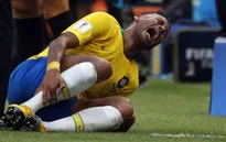 Chết cười với video "chế" pha ăn vạ của Neymar