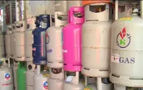 Giá gas tăng 11.000 đồng/bình 12kg