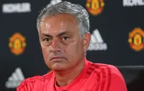 Được phép phá kỷ lục chuyển nhượng, HLV Mourinho tức điên vì hụt trung vệ thép