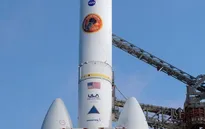 NASA hoãn phóng tàu vũ trụ đầu tiên thăm dò Mặt Trời