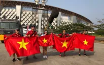 Phóng viên Thể Thao VTV tác nghiệp tại ASIAD 2018: Niềm vui của CĐV sau chiến thắng của ĐT Olympic Việt Nam