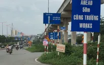 Lái xe bối rối vì biển báo giao thông dày đặc trên xa lộ Hà Nội