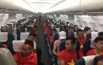 Đi từ tờ mờ sáng, hàng trăm CĐV Việt Nam sang Indonesia cổ vũ Olympic Việt Nam