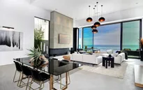 Ngôi nhà 2 tầng tuyệt đẹp nằm ven biển