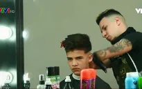 Nỗ lực phi thường của anh thợ cắt tóc không tay