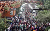 Bangladesh: Biểu tình vì xe bus đâm chết 2 sinh viên