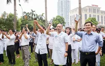 Nhắn tin ủng hộ bệnh nhân ung thư nghèo