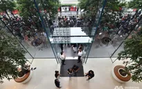 Người Việt đầu tiên sở hữu iPhone mới ở Singapore