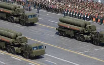 Ấn Độ mua hệ thống tên lửa S-400 của Nga
