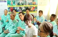 Việc tử tế: Người phụ nữ ung thư mang tiếng hát đi muôn nơi