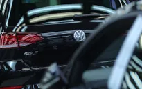 Volkswagen có thể gian lận khí thải trên xe chạy xăng