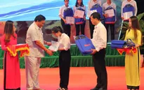 Bình Định: Trao 118 suất học bổng đến tân sinh viên nghèo vượt khó