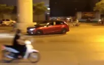 Đã xác định chủ nhân chiếc xe ô tô lạng lách, đánh võng trên phố Hà Nội