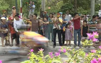 Người dân Quảng Nam say mê Giải xe đạp quốc tế VTV Cup Tôn Hoa Sen 2018