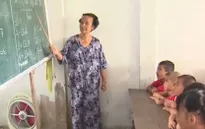 Bài học tình thương của bà giáo 70 tuổi
