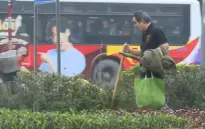 Cụ ông 75 tuổi nhặt phế liệu giúp những người có hoàn cảnh khó khăn