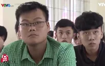 Nỗi lòng chàng sinh viên nghèo chỉ có bà là người thân duy nhất