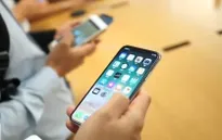 Apple và Samsung cùng bị điều tra vì cố ý làm chậm thiết bị đời cũ