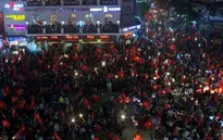 Không khí CĐV Việt Nam ăn mừng chiến thắng tại 3 miền